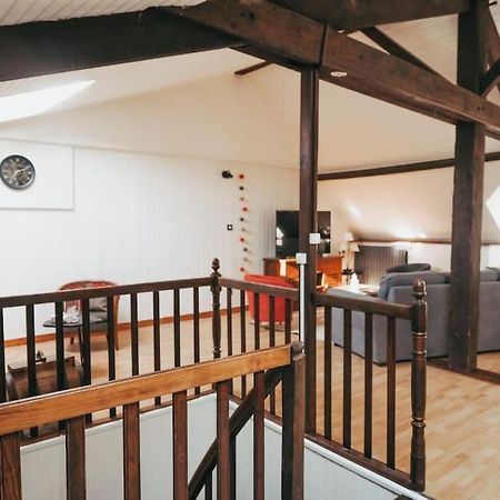 Appartement Avec Patio Sainte-Anne-d'Auray Bagian luar foto