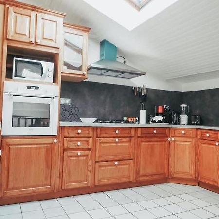 Appartement Avec Patio Sainte-Anne-d'Auray Bagian luar foto