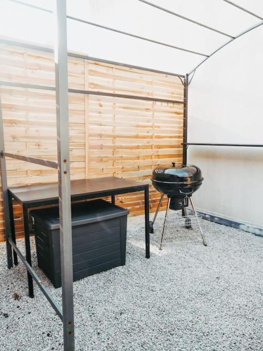 Appartement Avec Patio Sainte-Anne-d'Auray Bagian luar foto