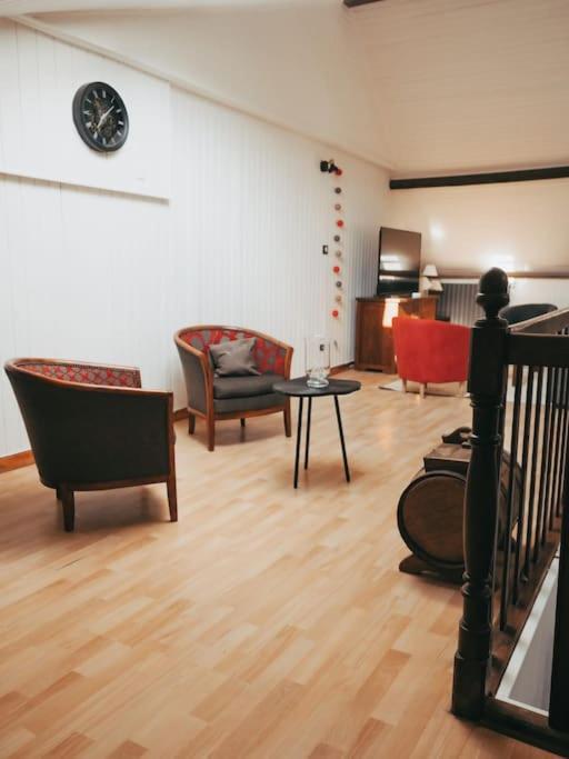 Appartement Avec Patio Sainte-Anne-d'Auray Bagian luar foto